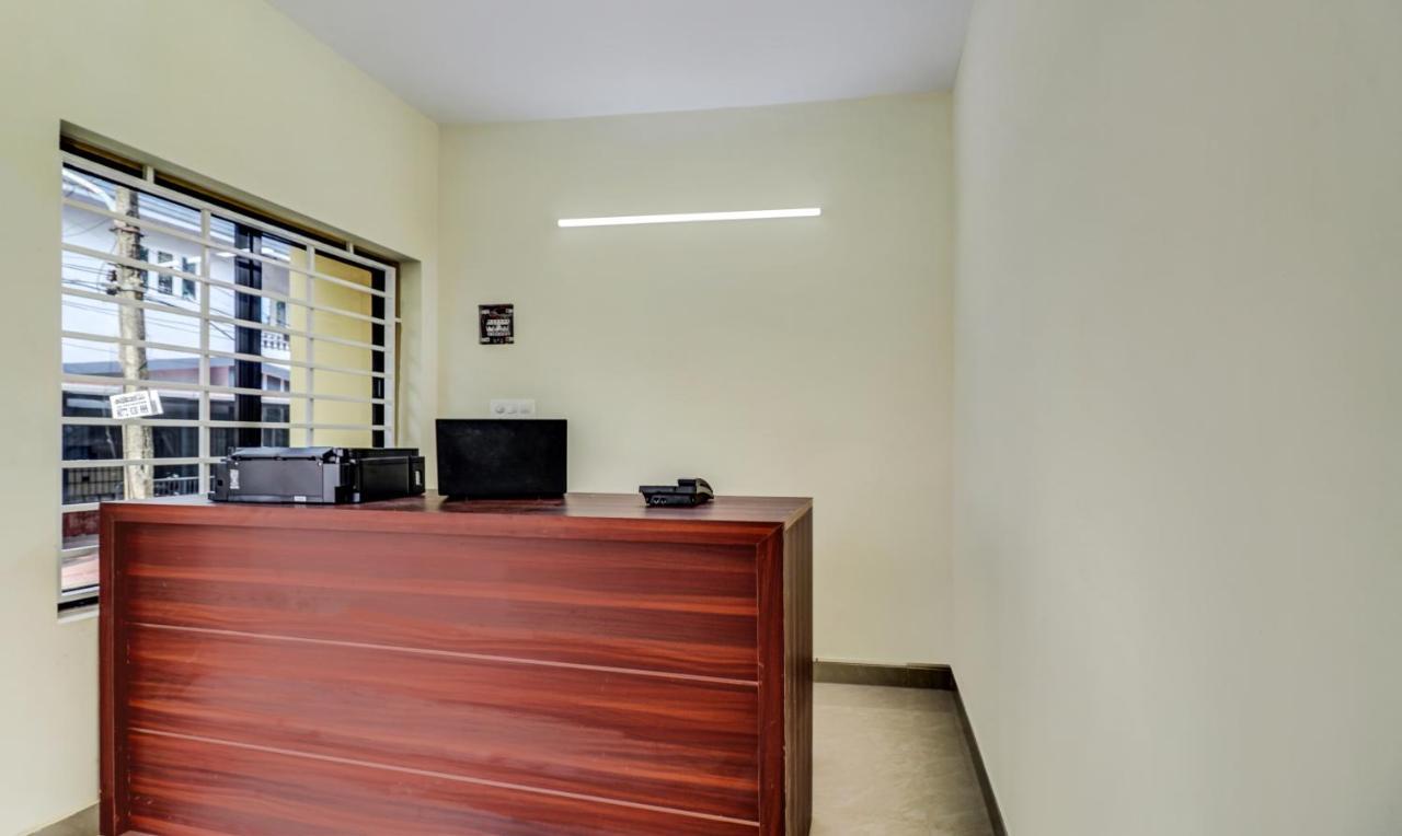 Itsy Hotels Rain Tulsi Stayz, Palarivattom Junction Kochi Extérieur photo
