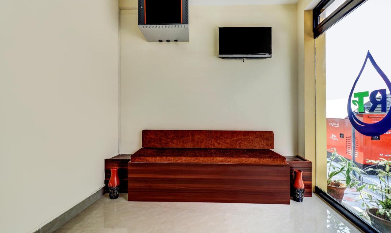 Itsy Hotels Rain Tulsi Stayz, Palarivattom Junction Kochi Extérieur photo
